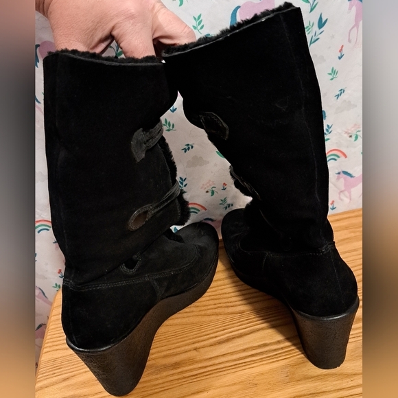 NWOT Coach Gena Black Suede & Shearling Button Up Casual Wedge Boot Shoe SZ 6M - Picture 4 of 10